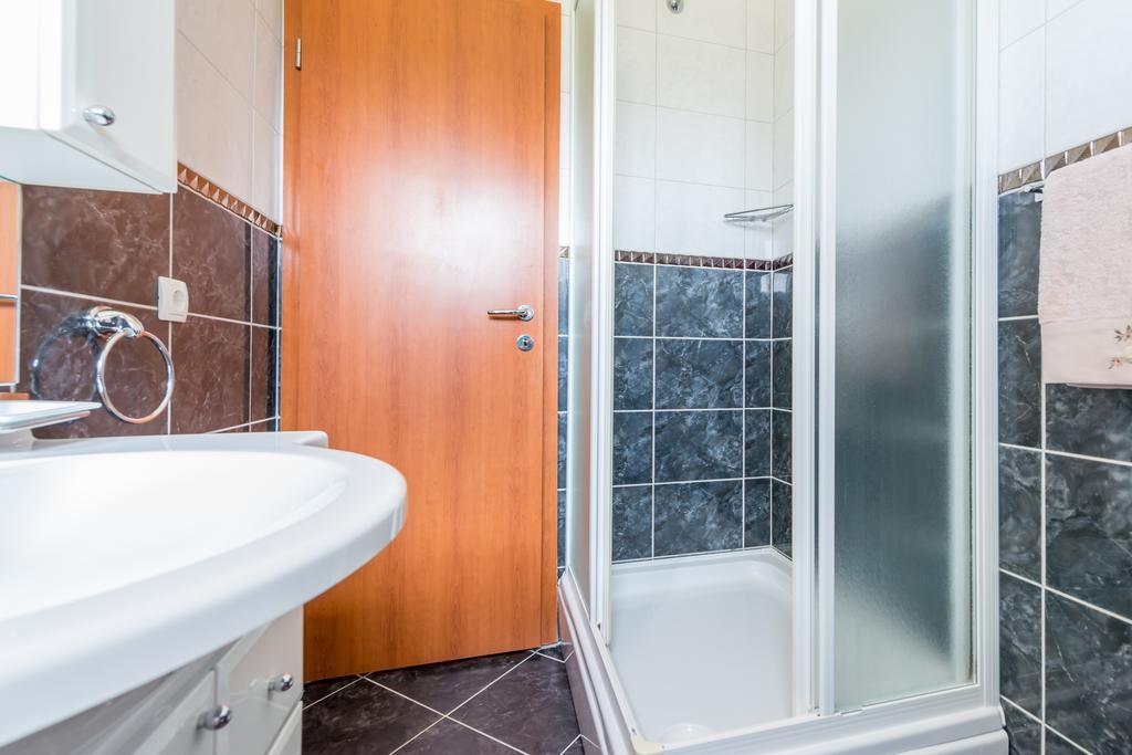 Apartments Windrose ツァヴタット エクステリア 写真